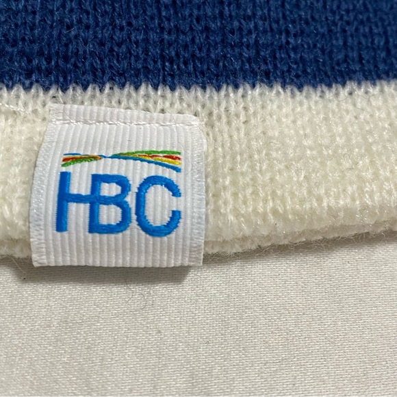 Hudson’s Bay Company NWT Olympic Blue Knit Scarf with White Maple Leaf - Picture 9 of 12